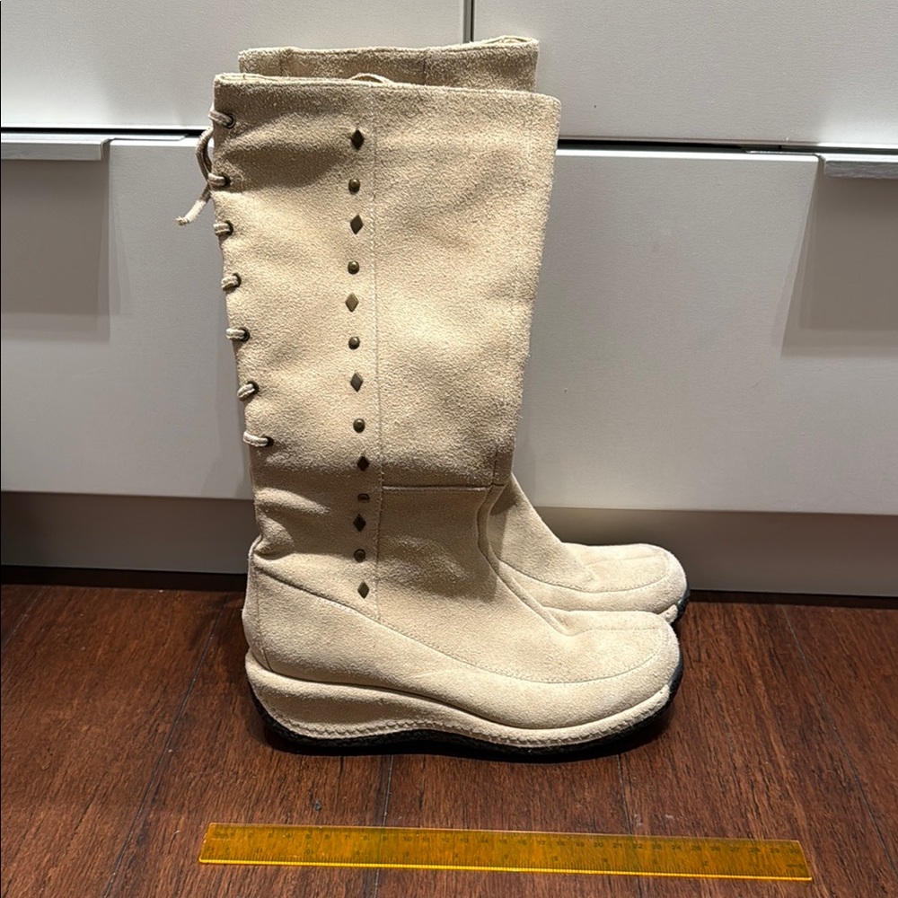 Nine West Cream Winter Rain Boots with Decorative Stitching 6.5